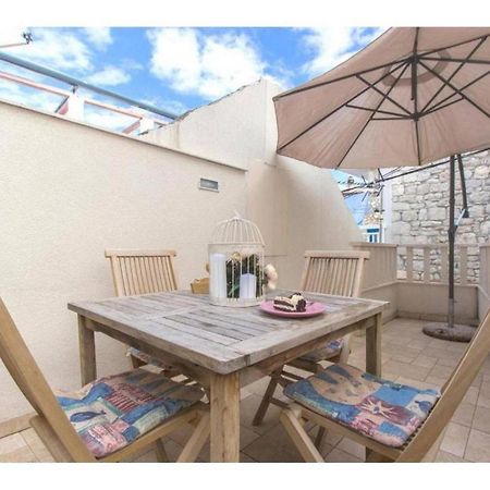 Stone Apartment Primosten Exterior photo