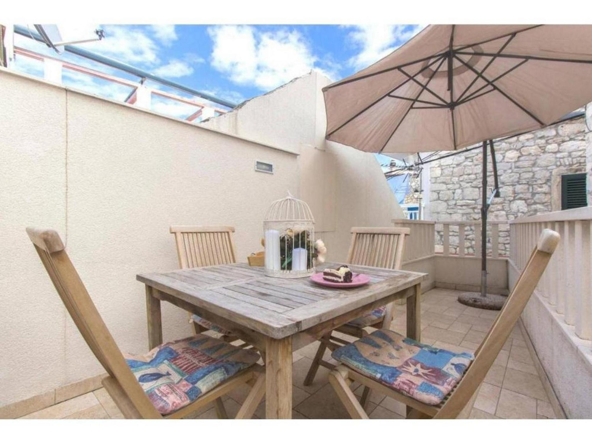 Stone Apartment Primosten Exterior photo